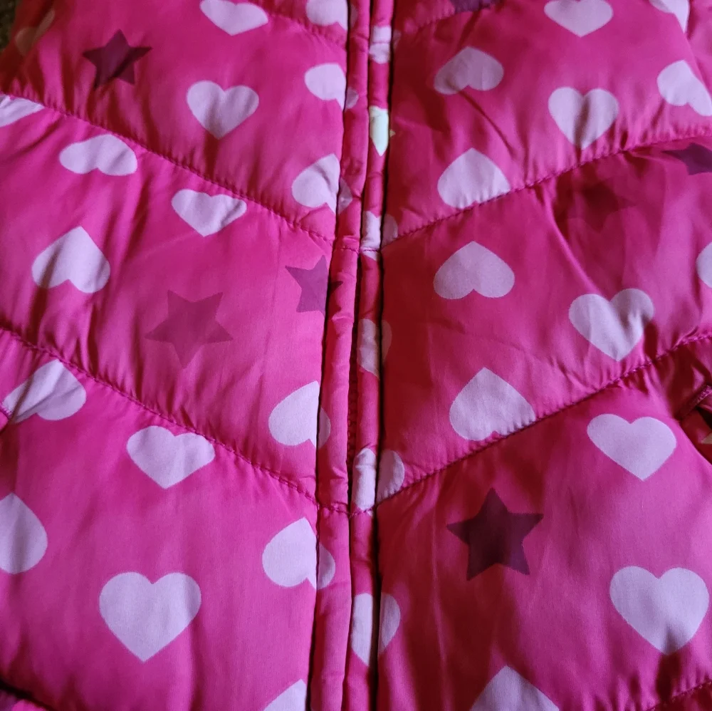 GAP Kids Pink and White Hearts Puffer Vest Coat, Chevron Stitch, Size 8,
